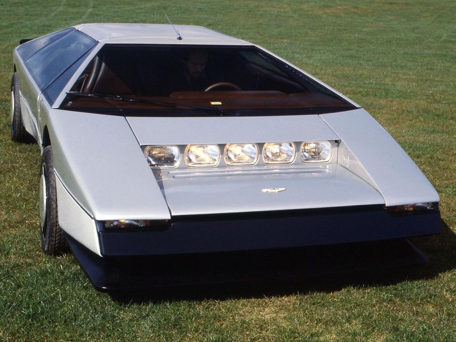  Aston Martin Bulldog Concept 1980 года  (фото 8 из 18)